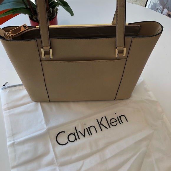 Authentic Calvin Klein shoulder/tote bag - Picture 5 of 8